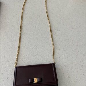 Salvatore Ferragamo
Vara Bow Burgundy Leather Chain Flap Bag